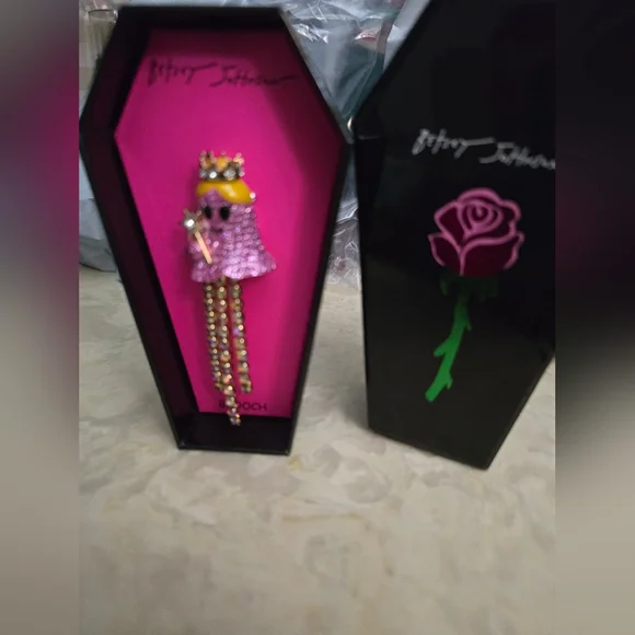 Betsey Johnson Pink Princess Ghost Brooch! NIB! - Picture 8 of 11